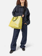 Load image into Gallery viewer,  variant_pale-yellow
