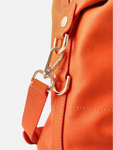 Load image into Gallery viewer, MOMOS CLASSIC
